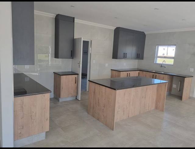 3 BEDROOM TOWNHOUSE FOR SALE IN RIVERSPRAY LIFESTYLE ESTATE